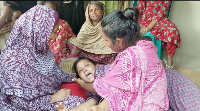 নওগাঁয় একই পরিবারের ৪ জনকে গলা কে*টে হ*ত্যা